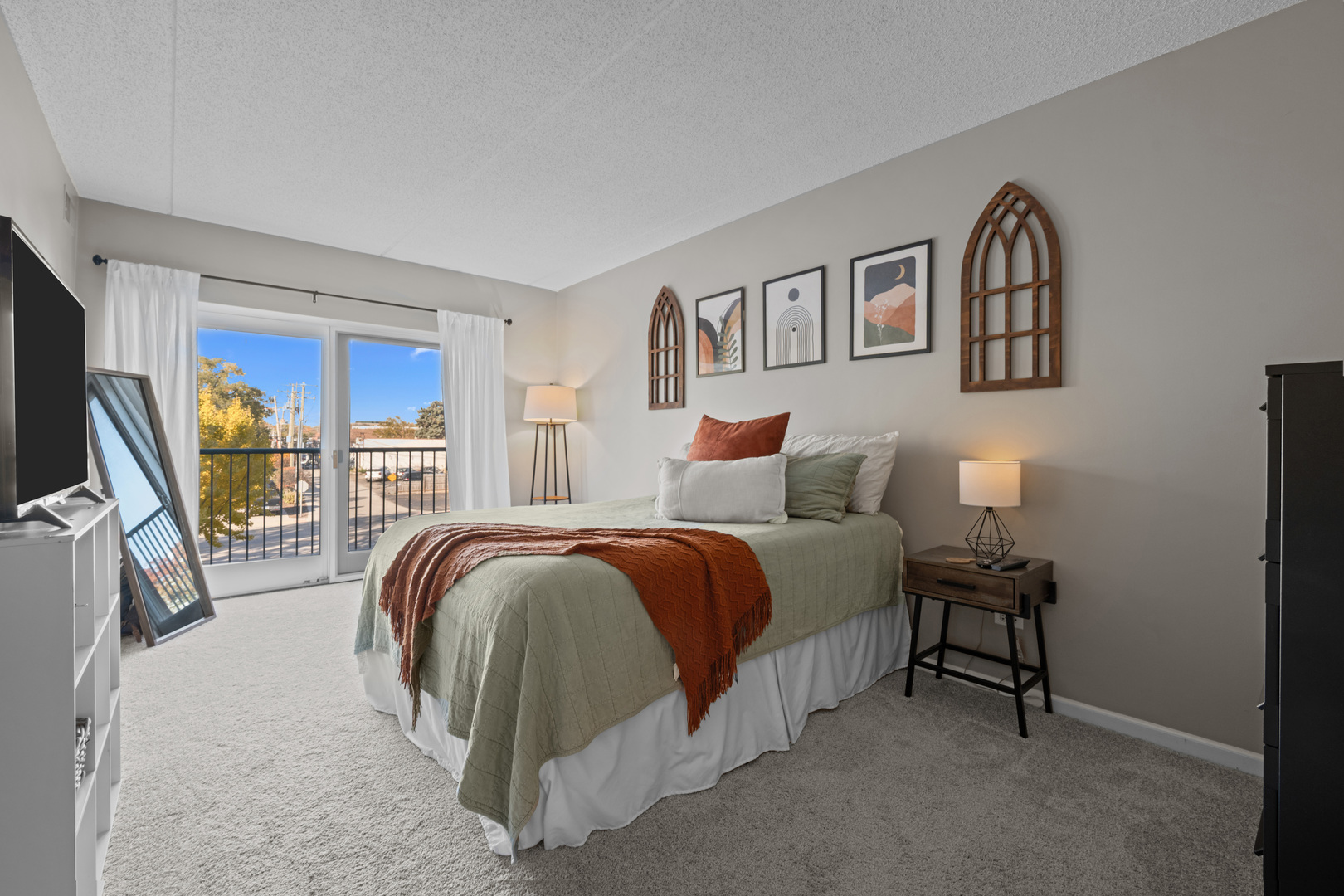 1111 Burlington Avenue Unit: 207