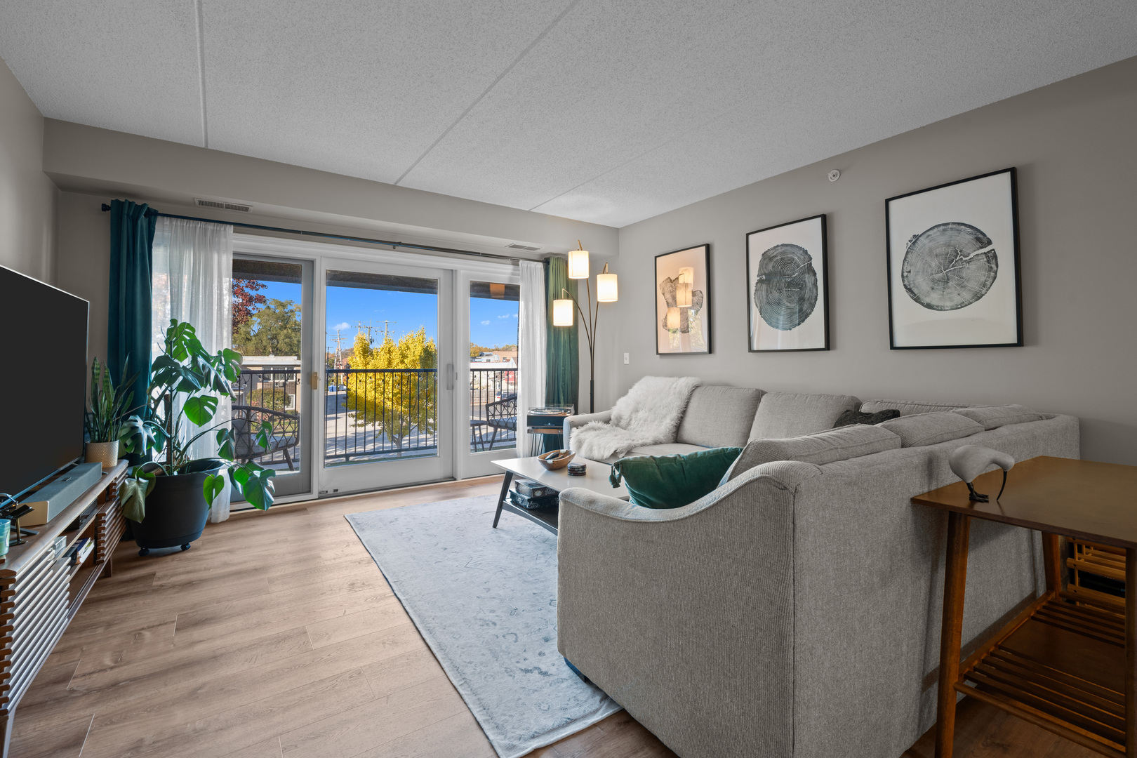 1111 Burlington Avenue Unit: 207