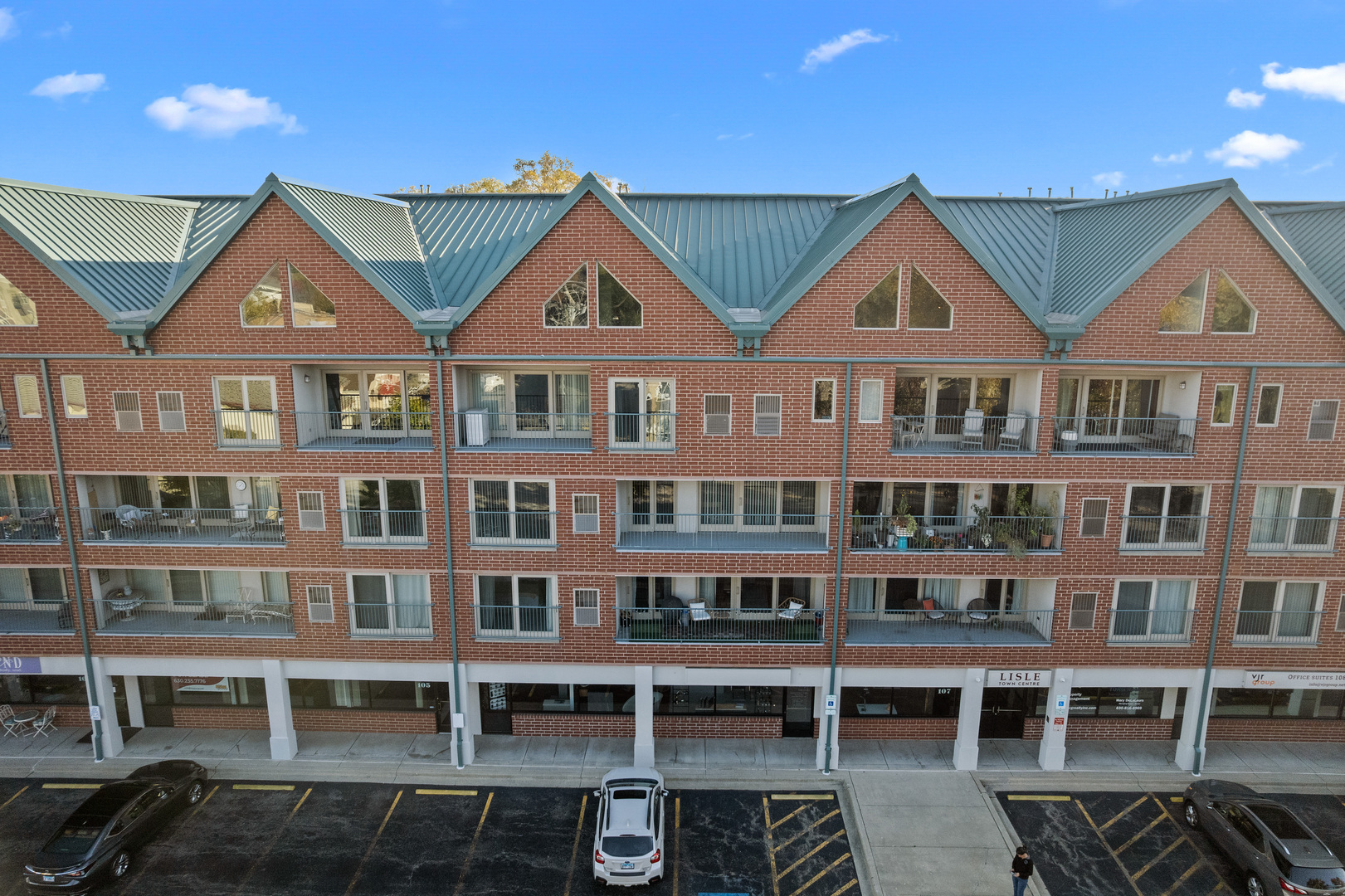 1111 Burlington Avenue Unit: 207