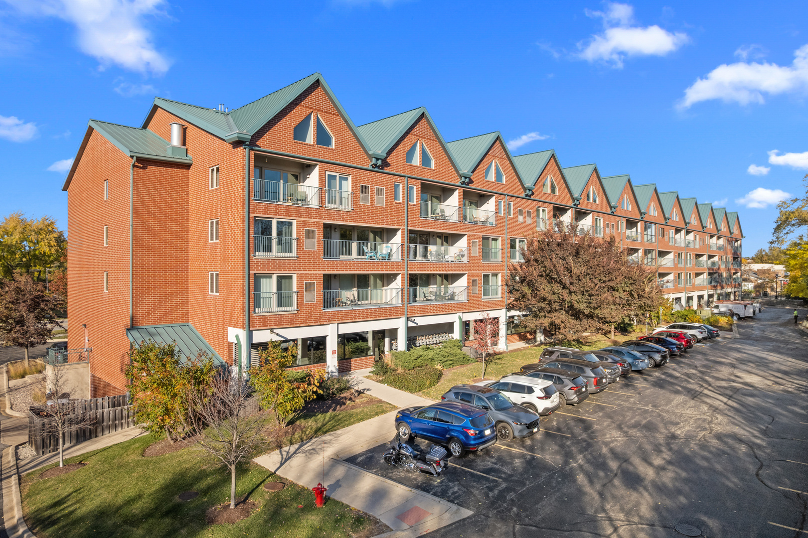 1111 Burlington Avenue Unit: 207