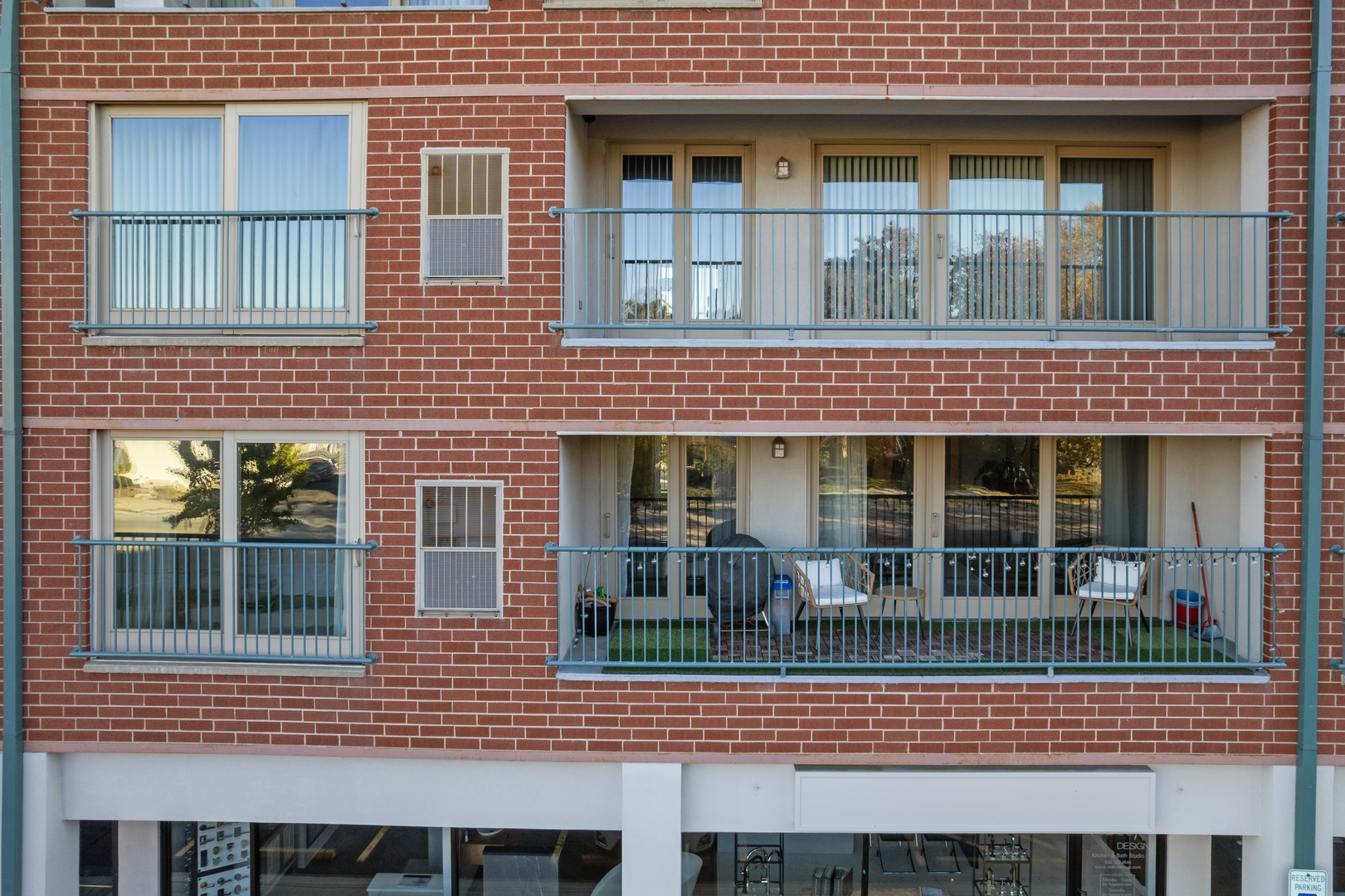 1111 Burlington Avenue Unit: 207