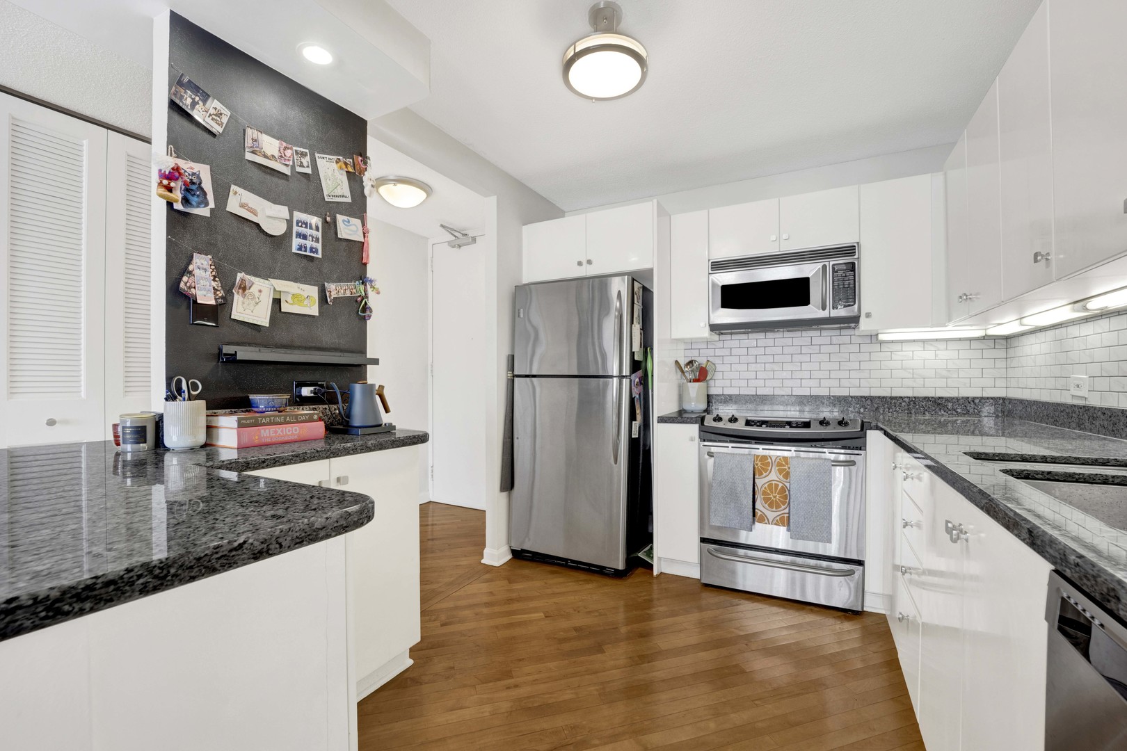 405 N WABASH Avenue Unit: 2614