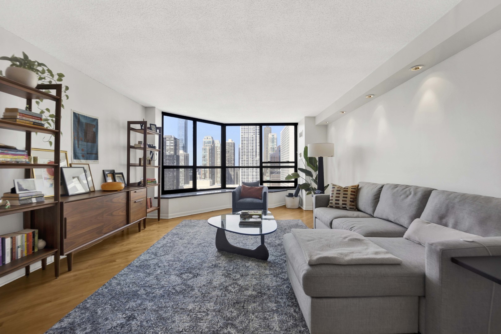 405 N WABASH Avenue Unit: 2614
