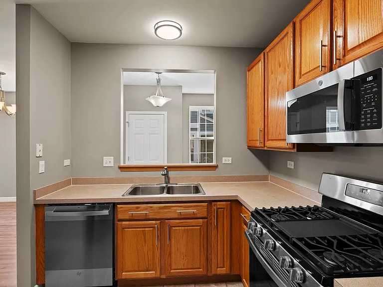 2568 Golf Ridge Circle Unit: 2568
