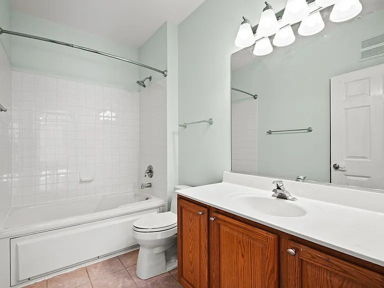 2568 Golf Ridge Circle Unit: 2568