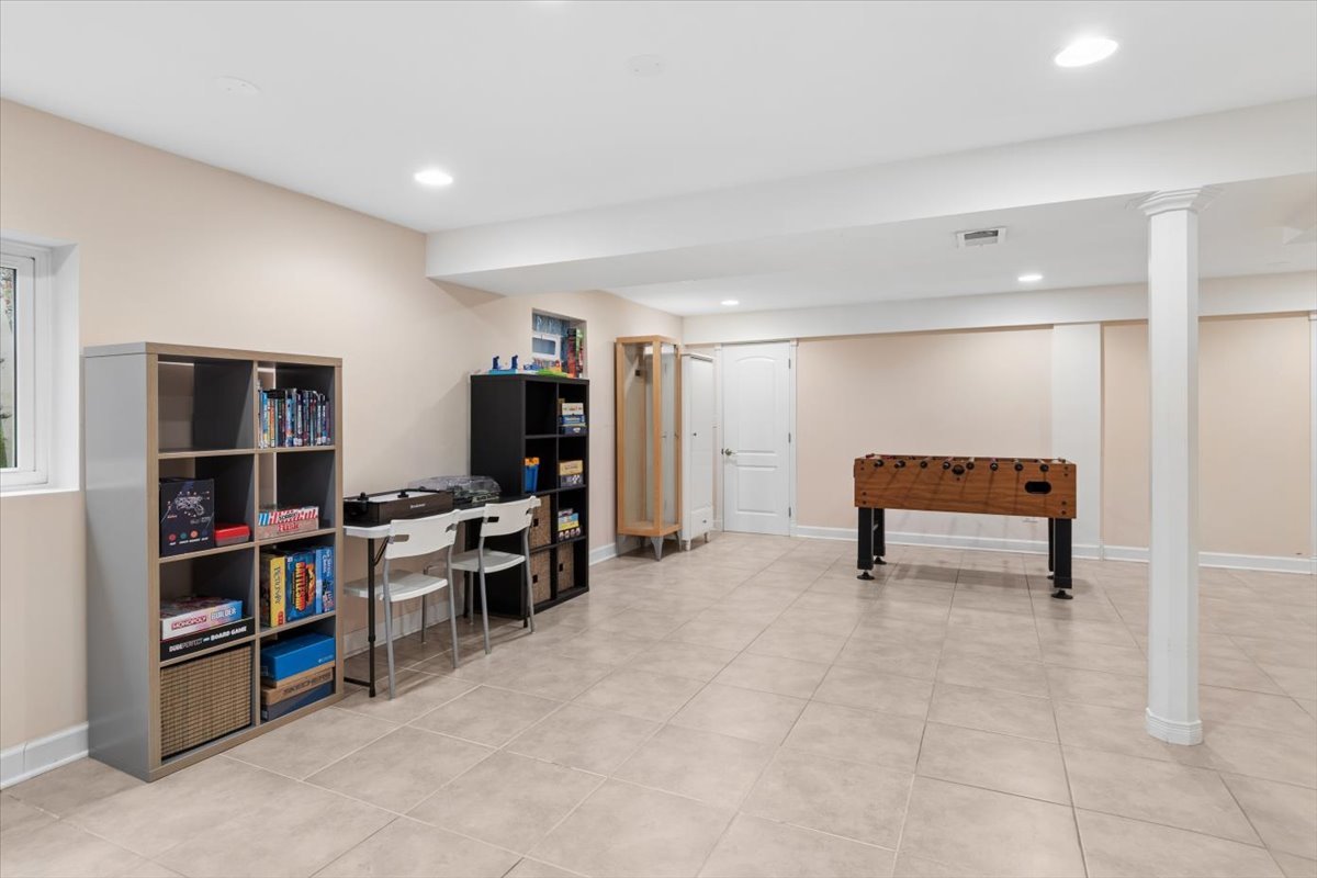 6644 Stowe Court