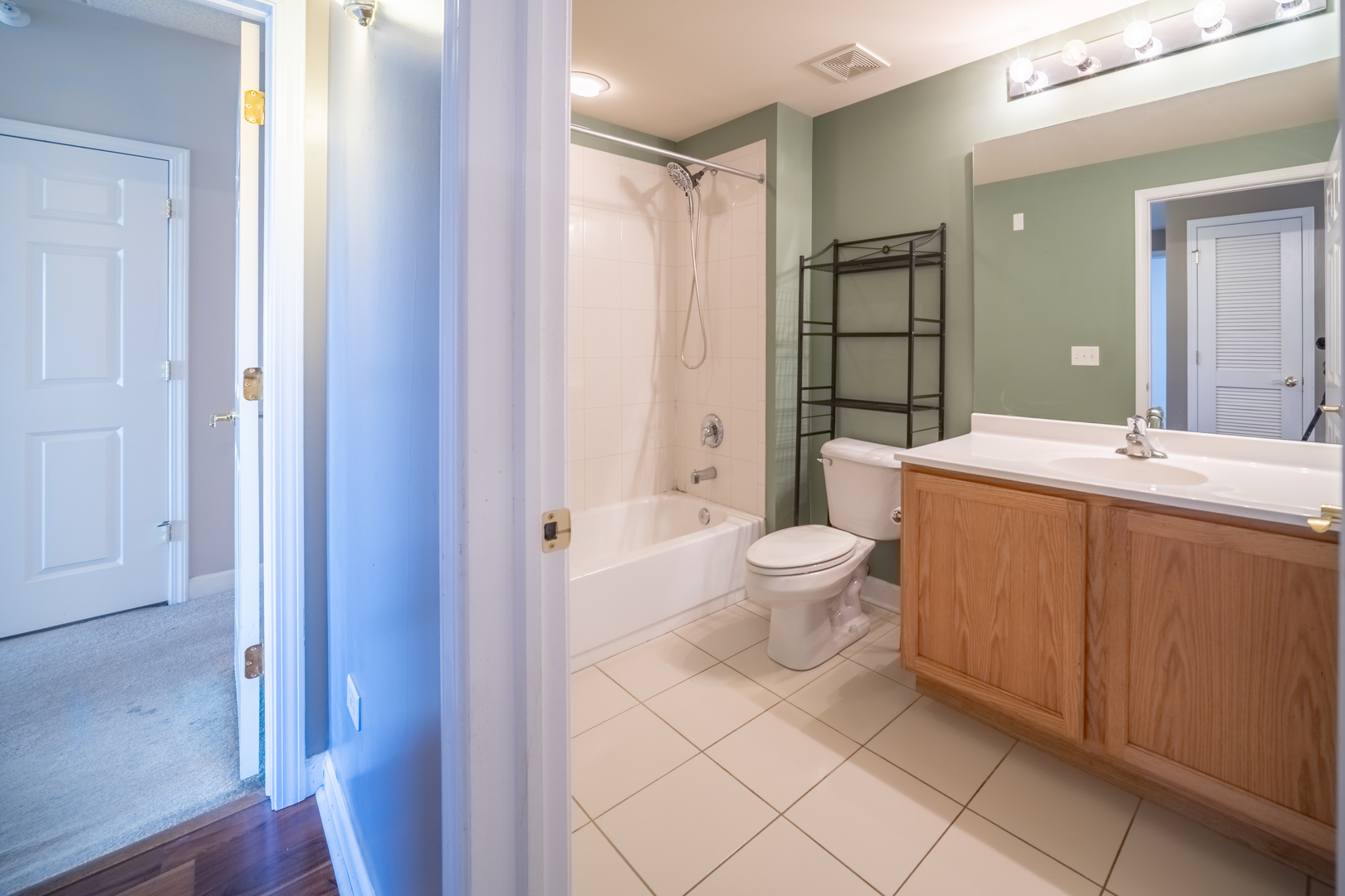 77 N Wolf Road Unit: 406