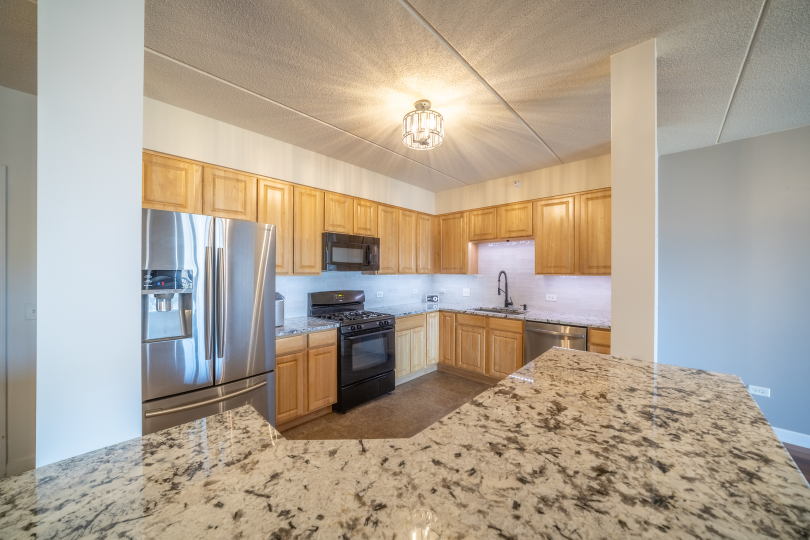 77 N Wolf Road Unit: 406