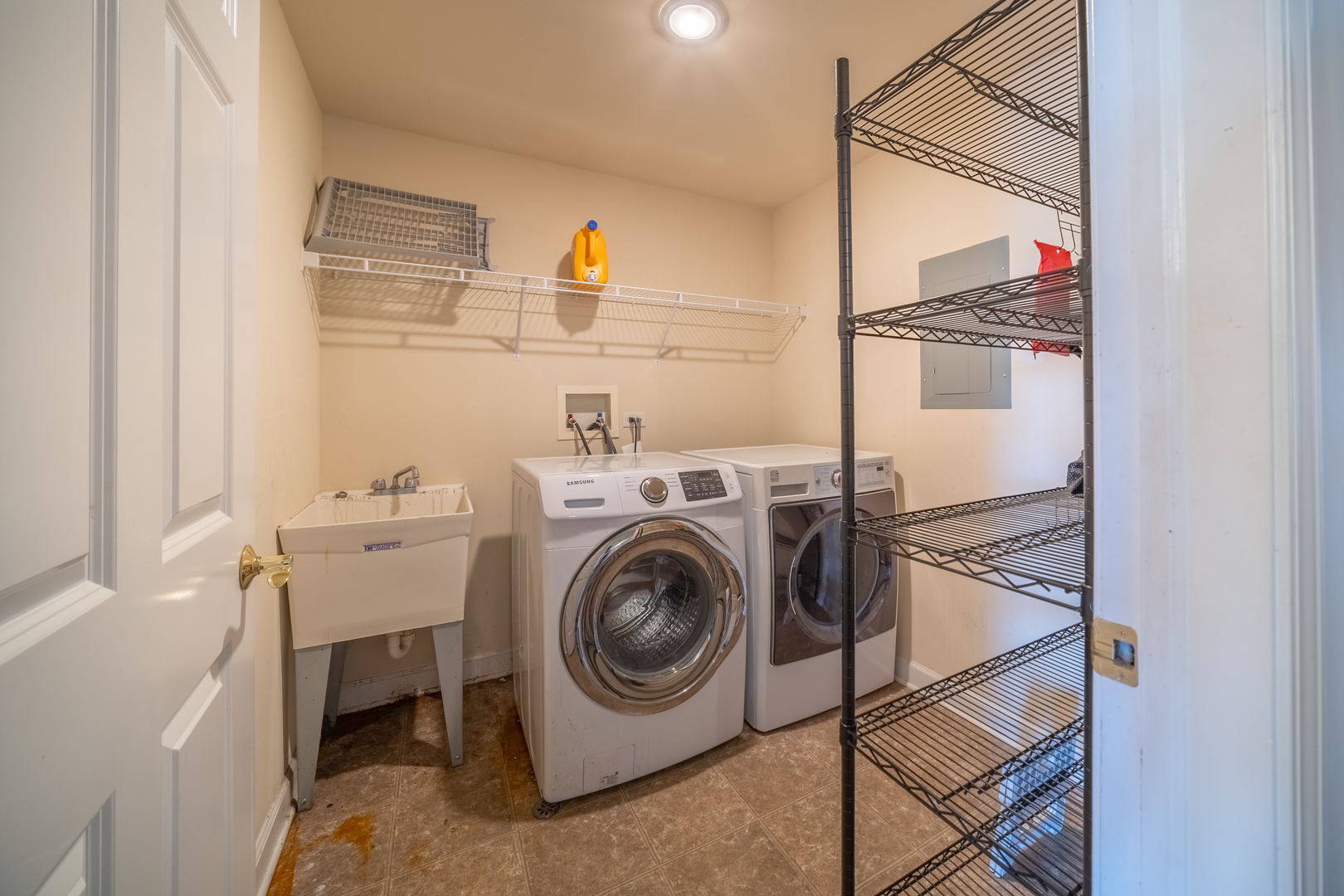 77 N Wolf Road Unit: 406