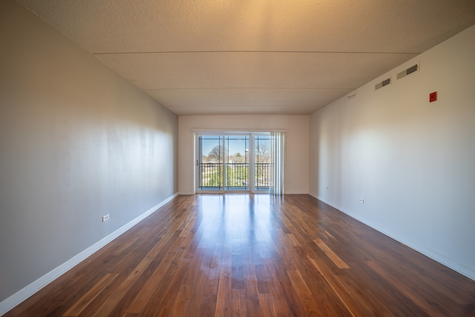 77 N Wolf Road Unit: 406