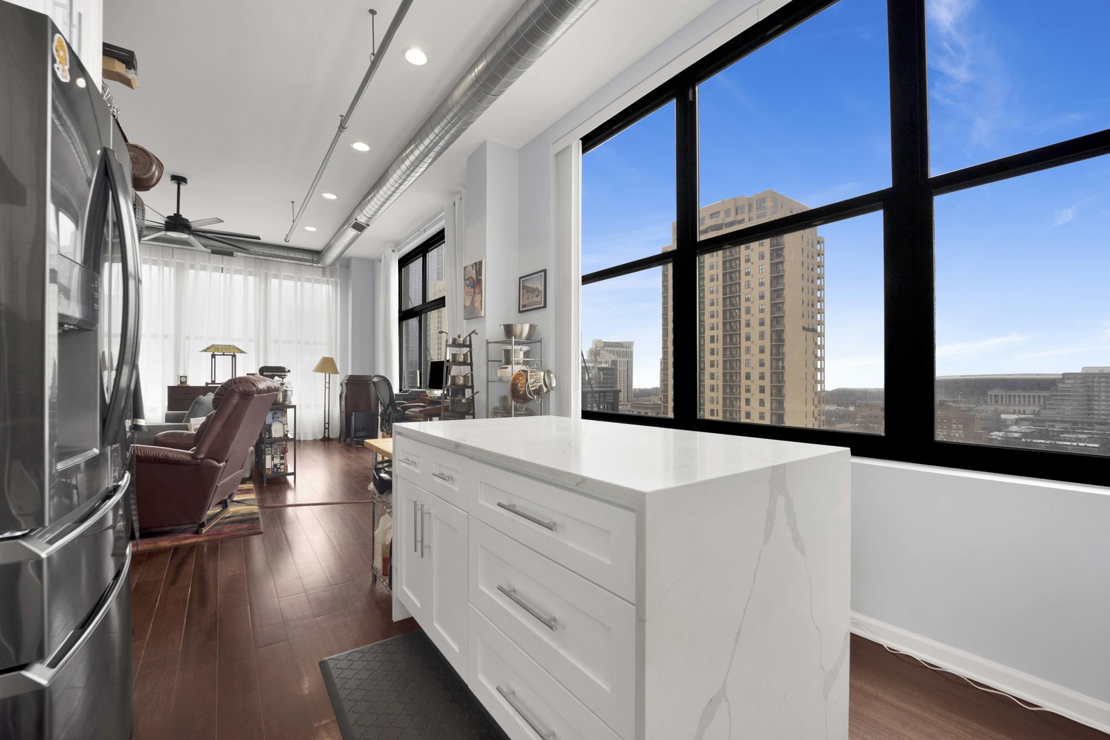 1516 S WABASH Avenue Unit: 1102