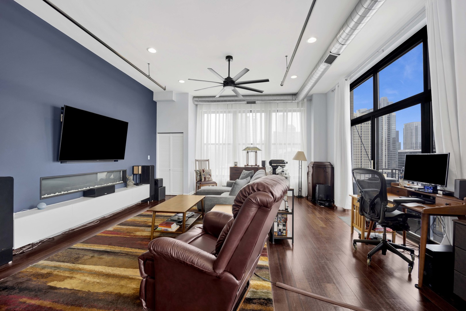 1516 S WABASH Avenue Unit: 1102