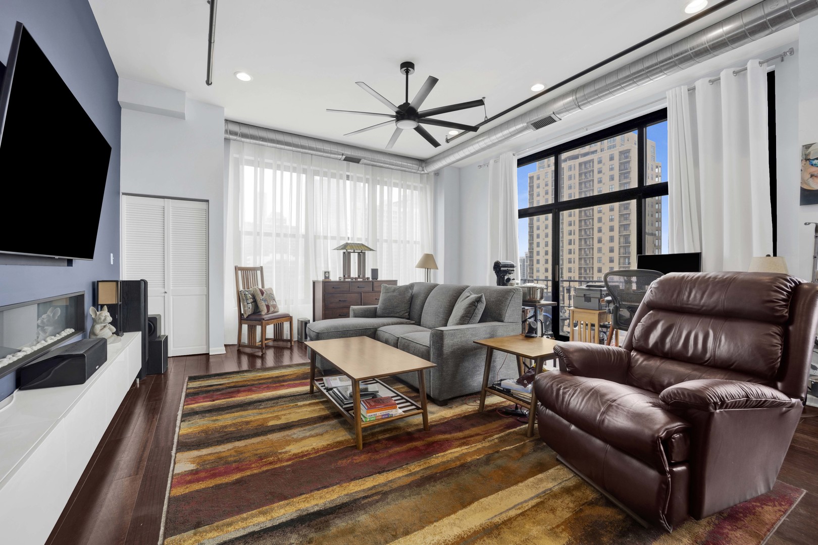 1516 S WABASH Avenue Unit: 1102