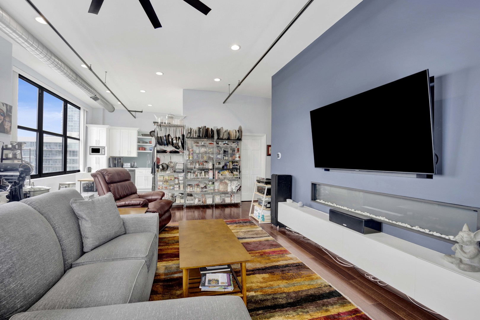 1516 S WABASH Avenue Unit: 1102