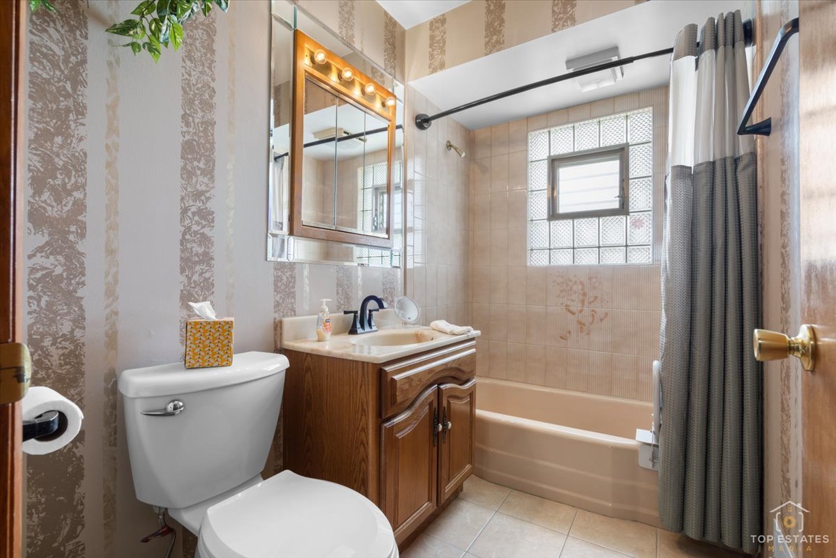 216 S Evergreen Avenue