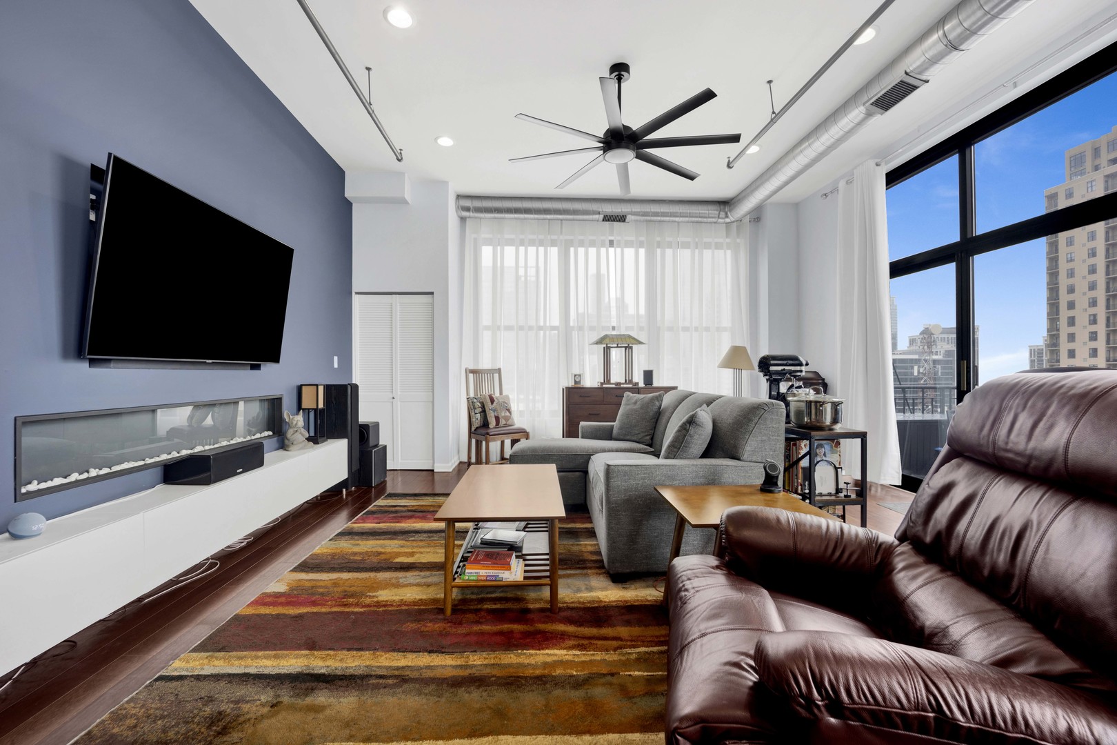 1516 S WABASH Avenue Unit: 1102