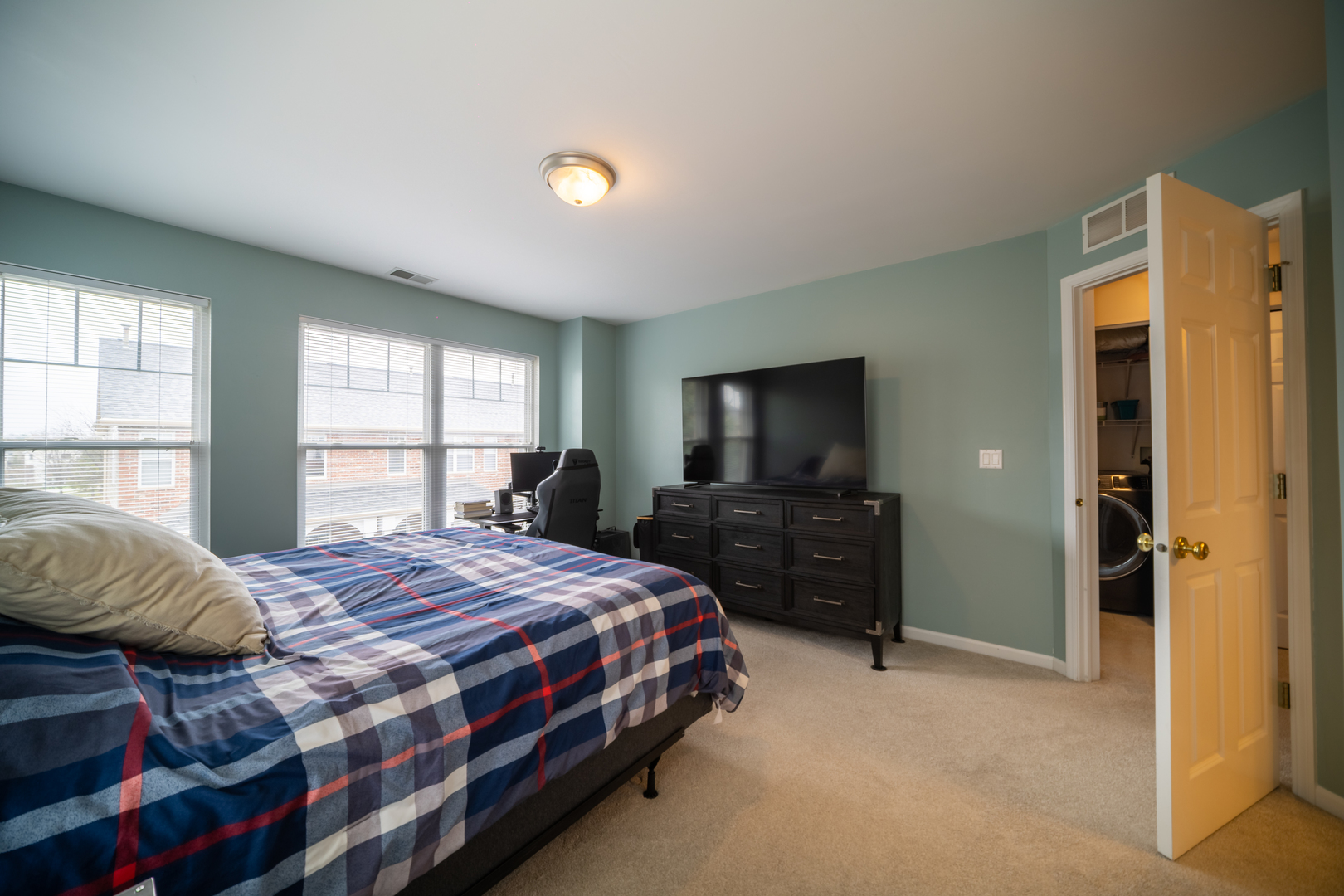 1156 Longwood Drive
