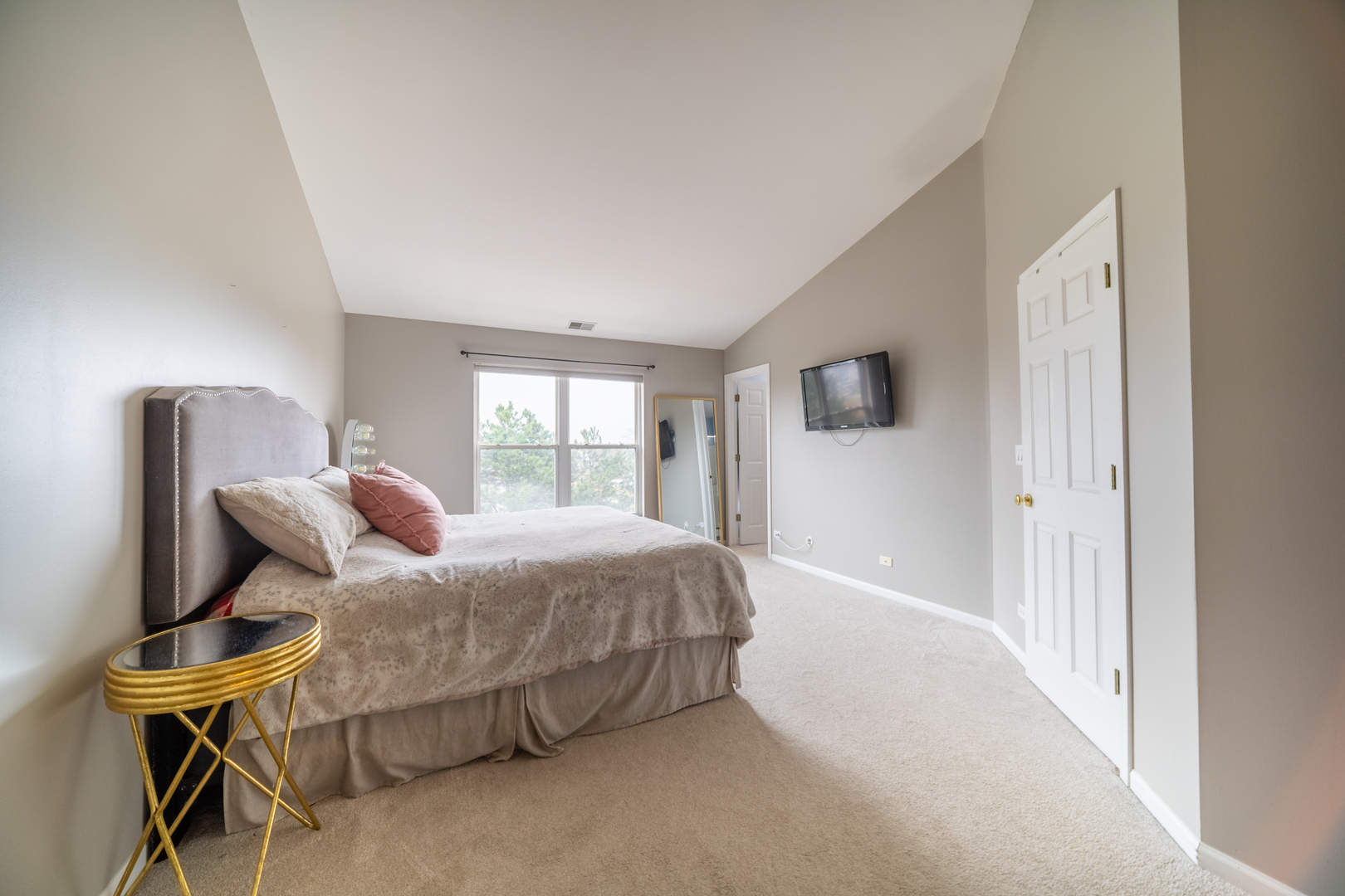 1156 Longwood Drive