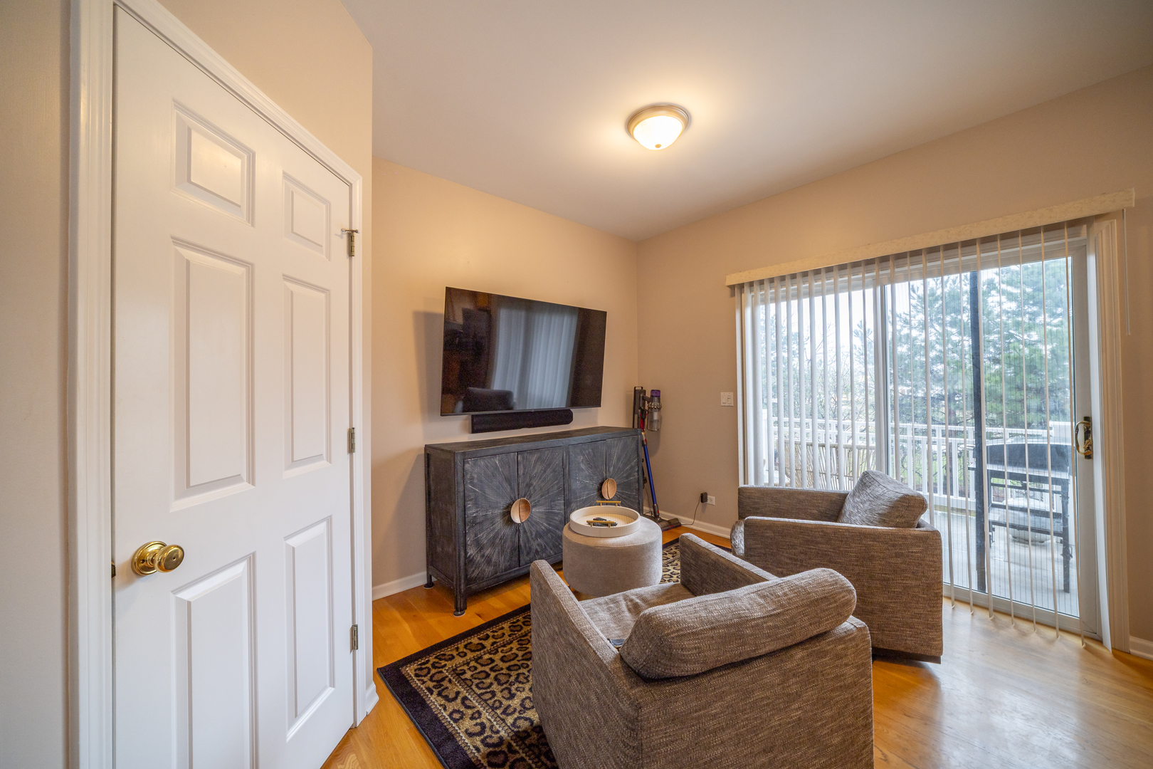1156 Longwood Drive