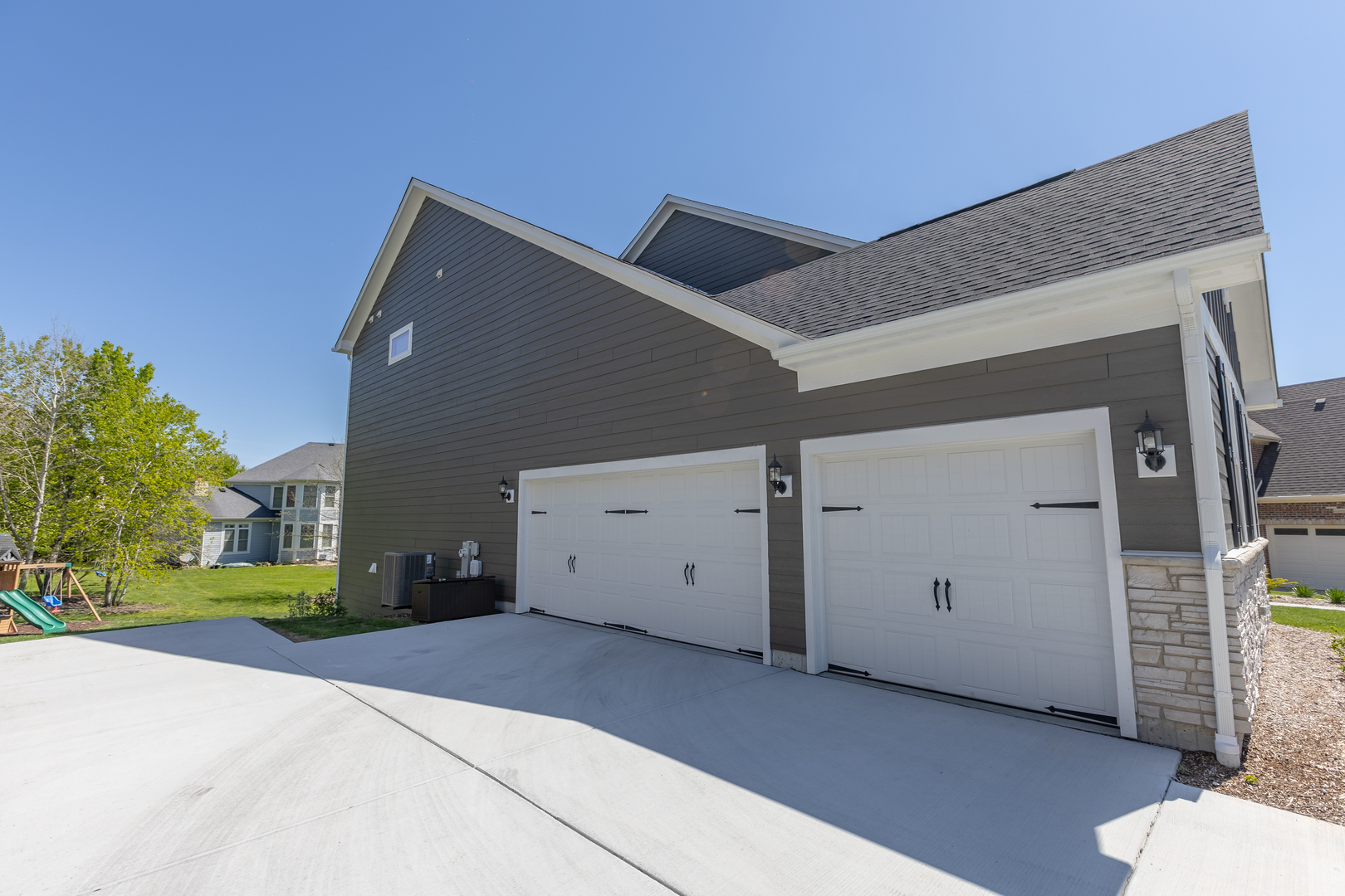 3687 Peregrine Way