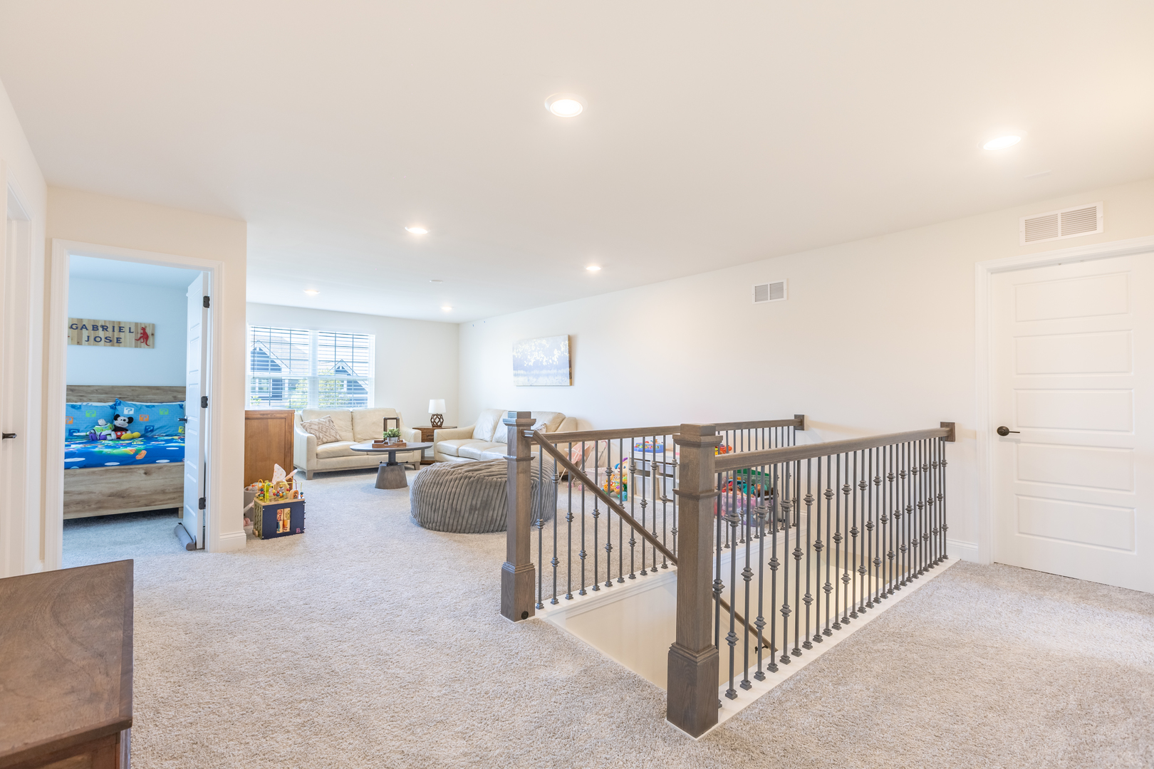 3687 Peregrine Way