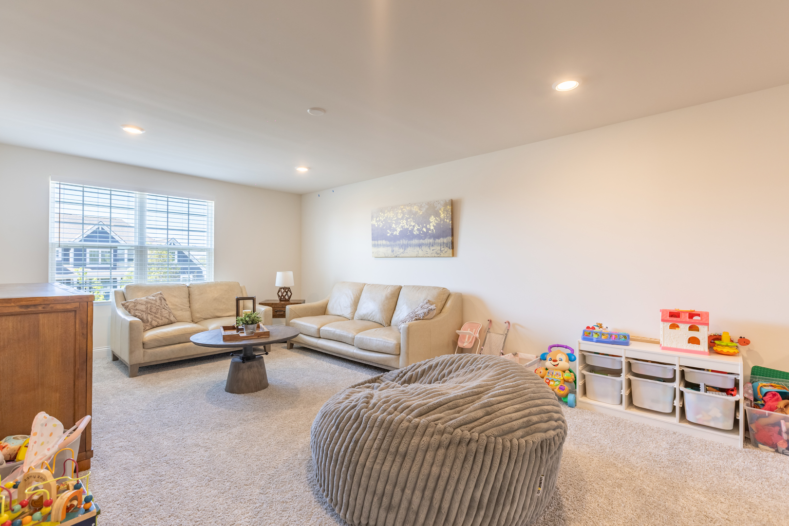 3687 Peregrine Way
