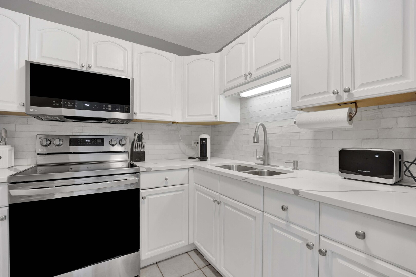 405 N Wabash Avenue Unit: 104