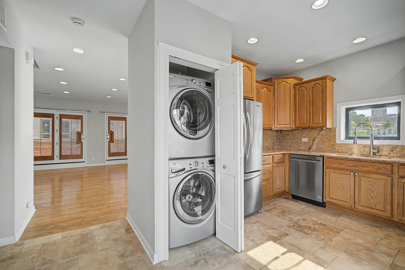 727 S Ashland Avenue Unit: B