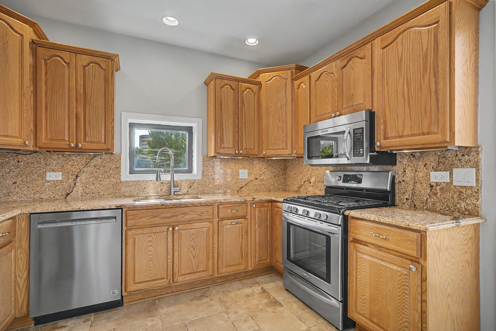 727 S Ashland Avenue Unit: B
