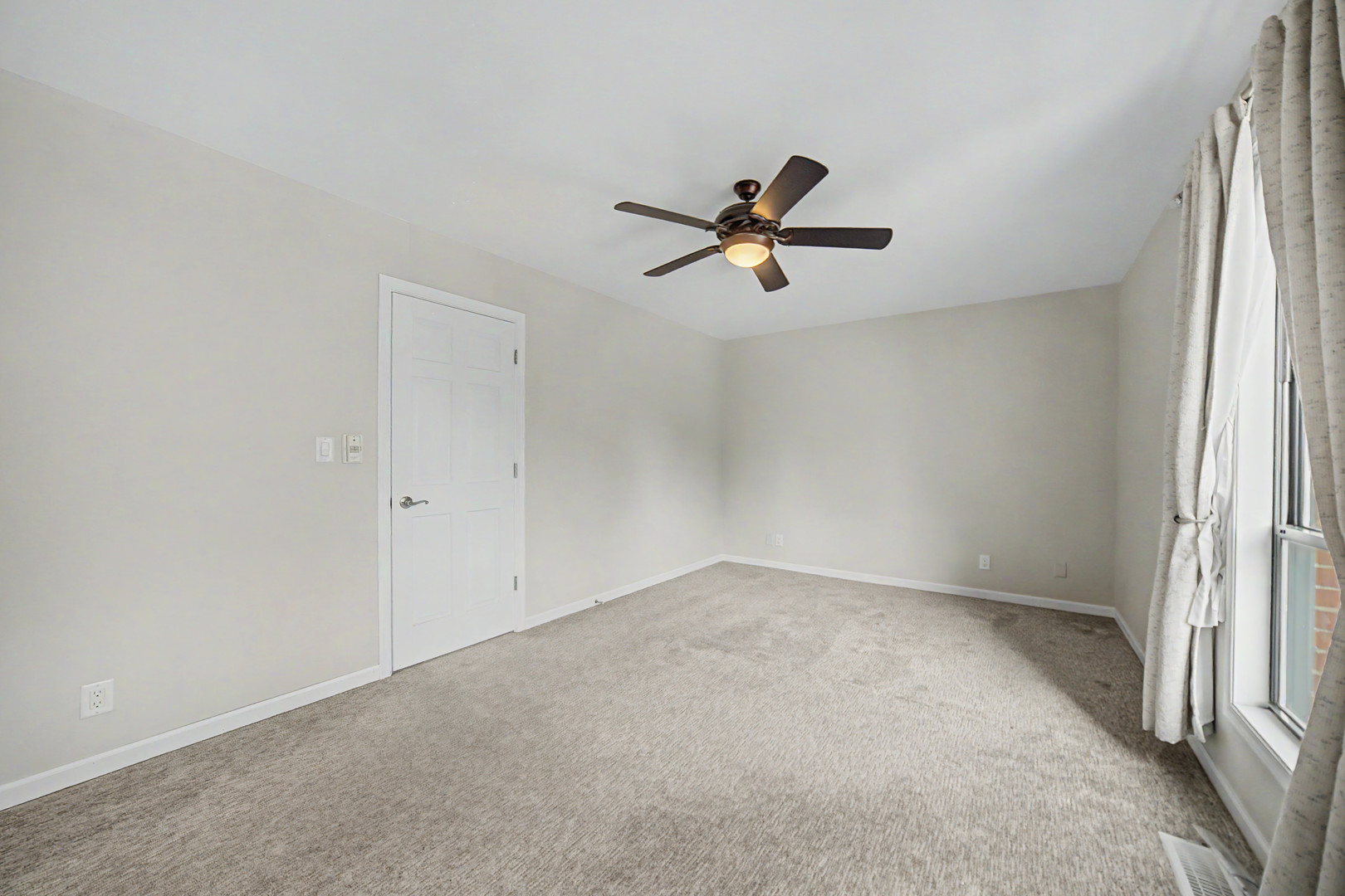 727 S Ashland Avenue Unit: B