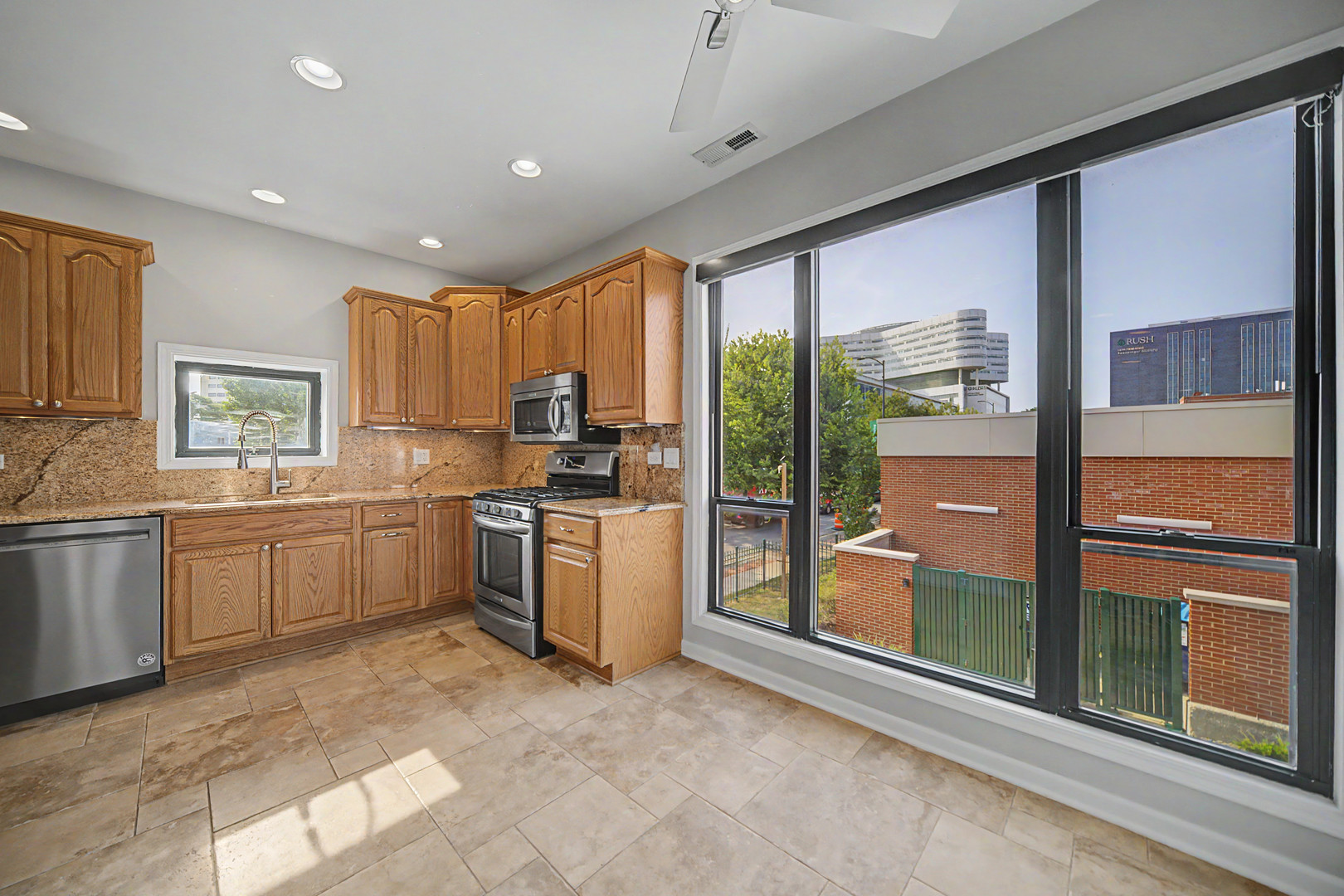 727 S Ashland Avenue Unit: B