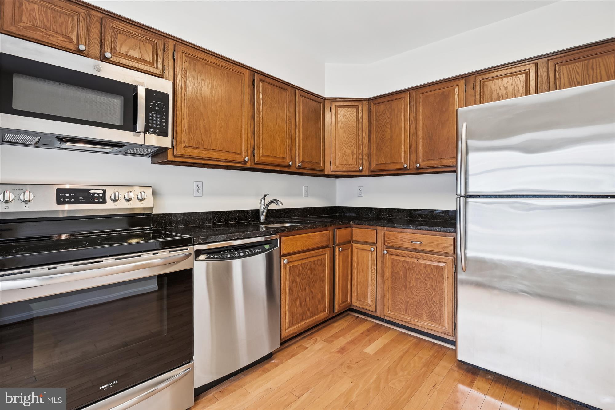 2514 FAIRFAX DRIVE 6DIII