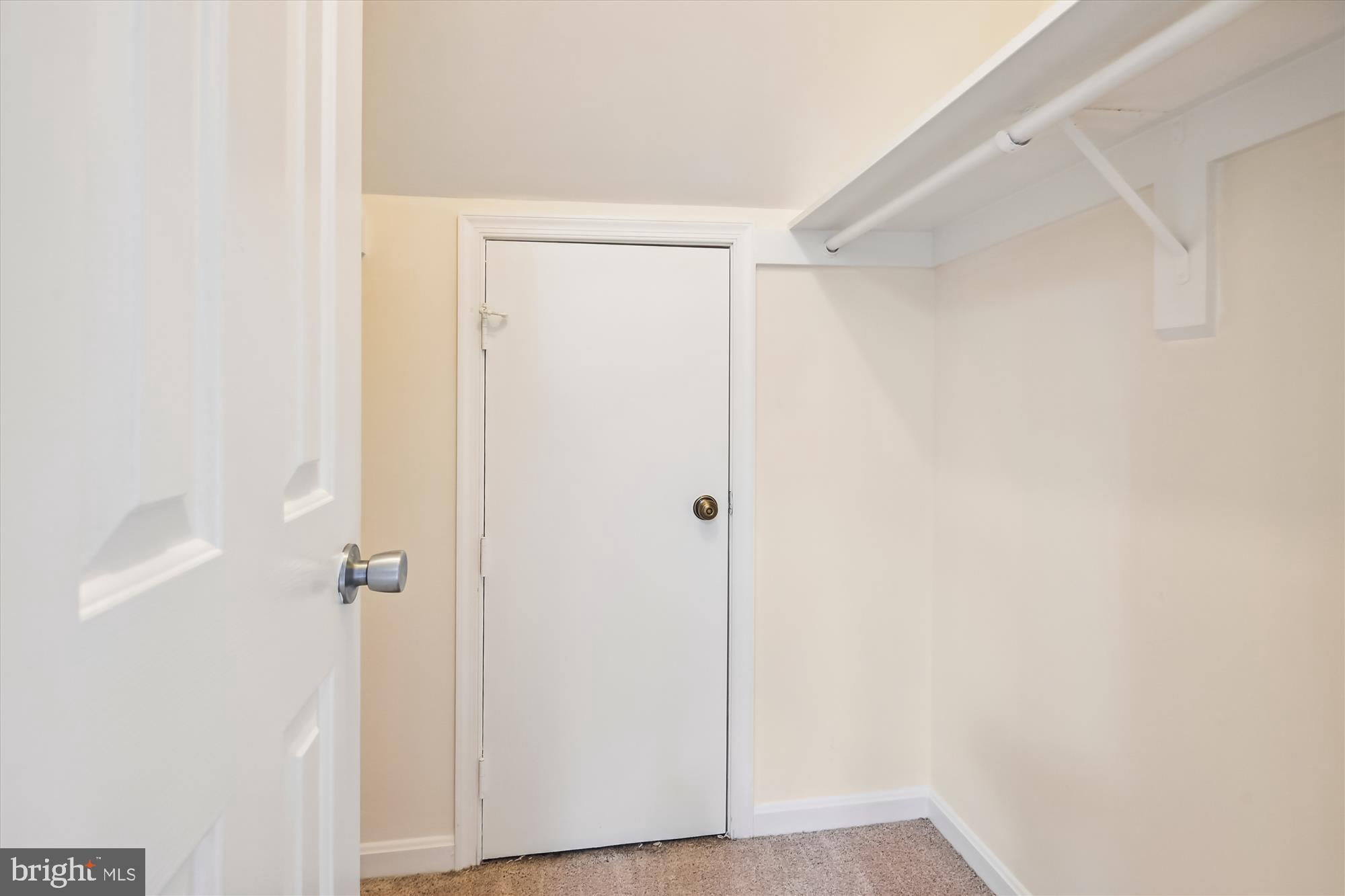 2514 FAIRFAX DRIVE 6DIII