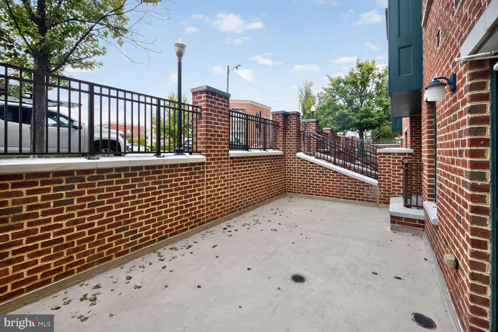 2101 N MONROE STREET 105