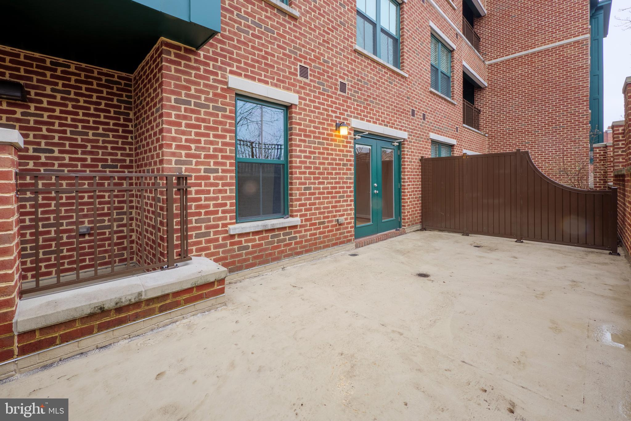 2101 N MONROE STREET 105