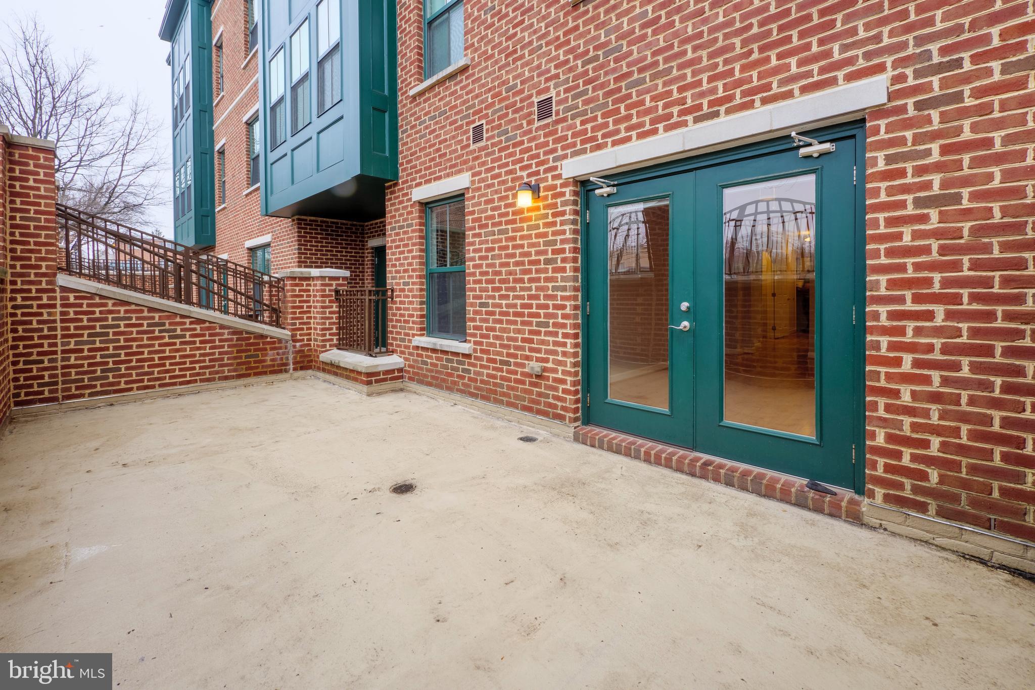 2101 N MONROE STREET 105