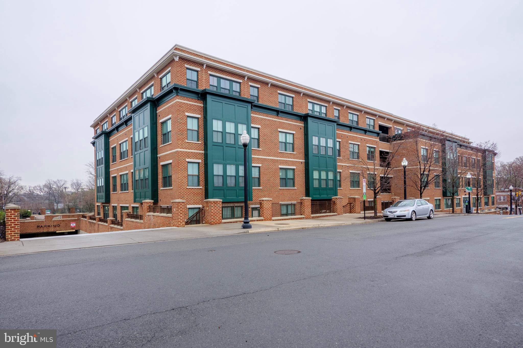 2101 N MONROE STREET 105