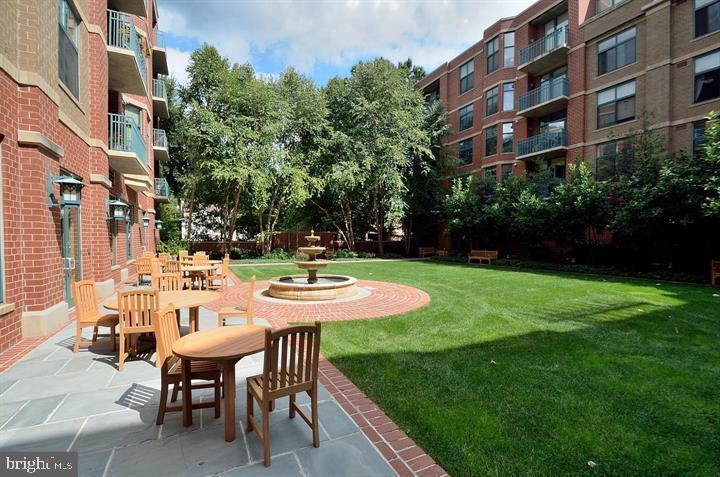 502 W BROAD STREET 305