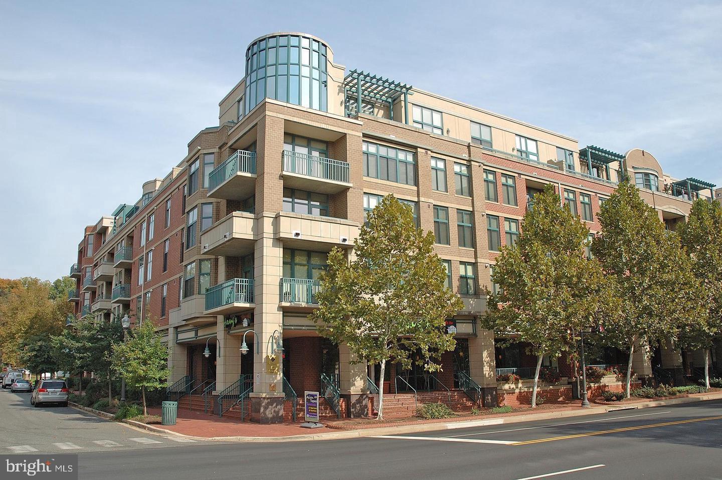 502 W BROAD STREET 305