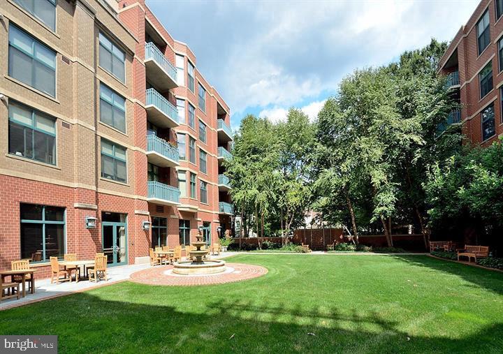 502 W BROAD STREET 305