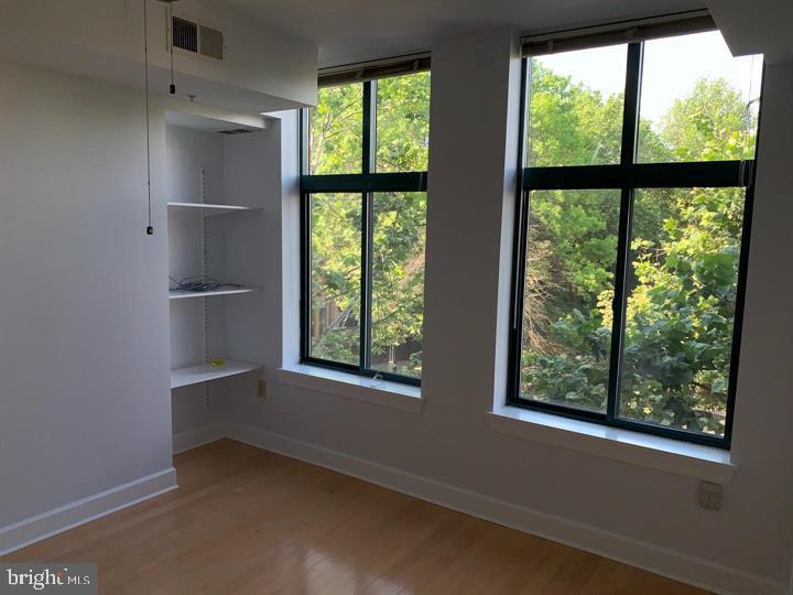 502 W BROAD STREET 305