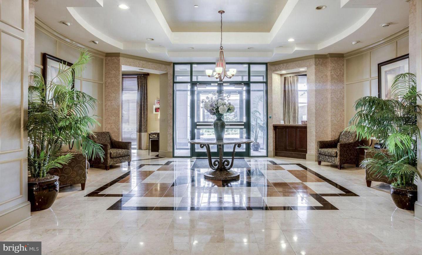 502 W BROAD STREET 305