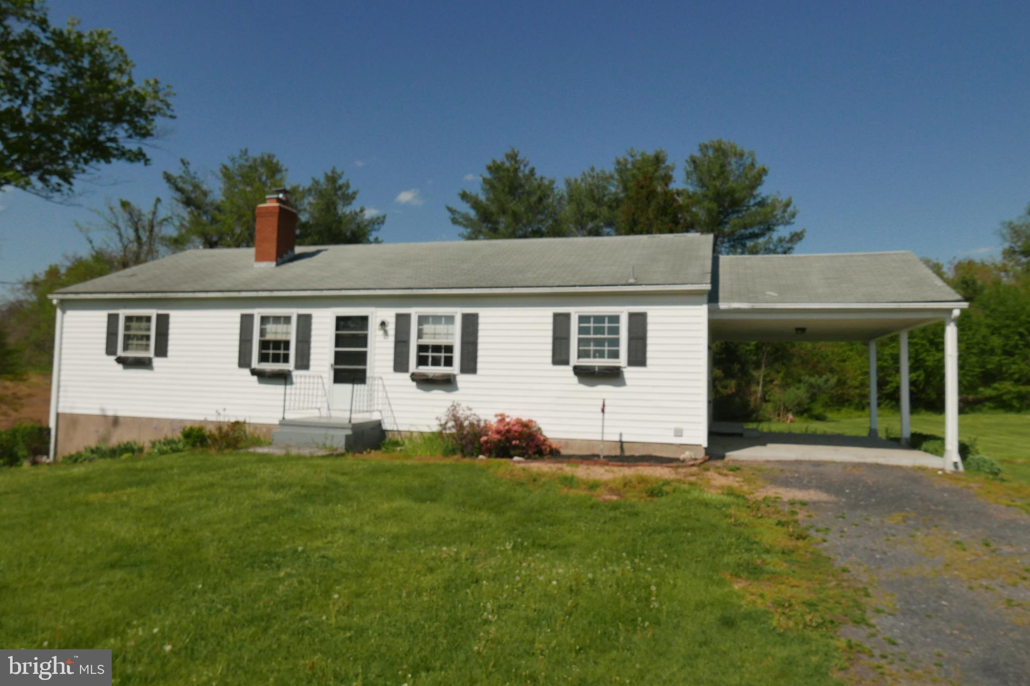 8238 HIDEAWAY RD