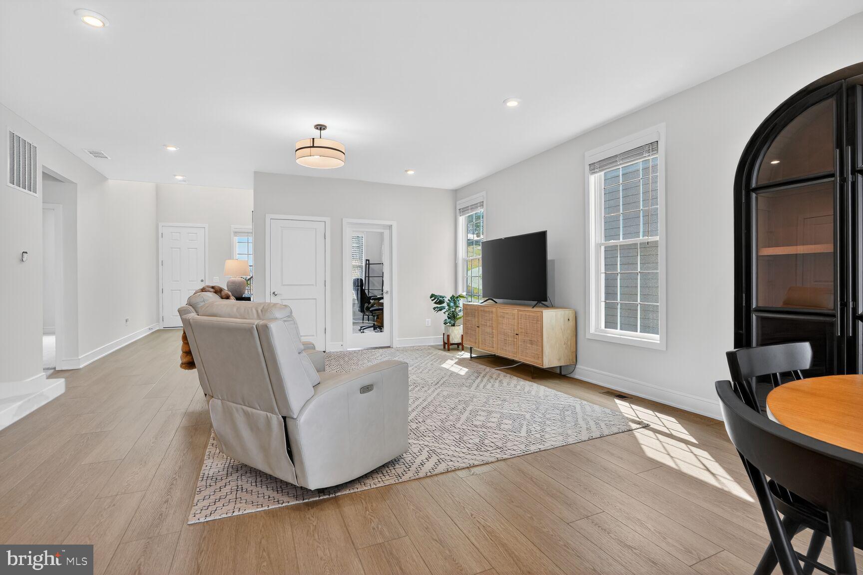 6053 COBBLESTONE CT