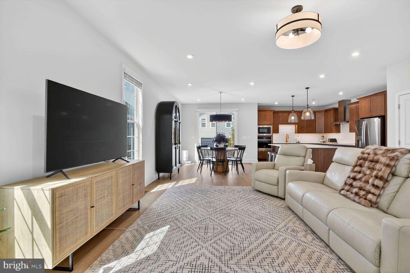 6053 COBBLESTONE CT