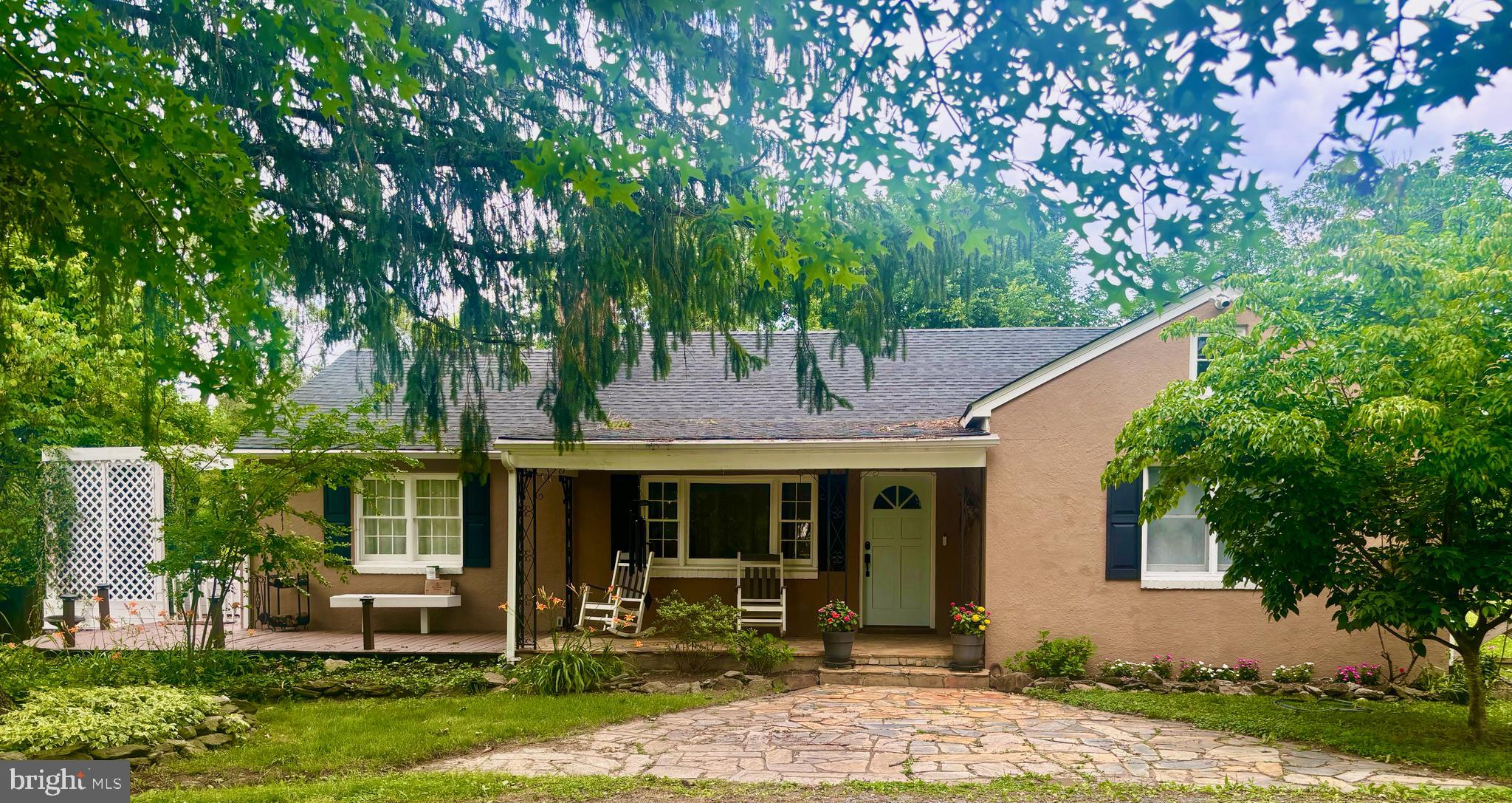 1548 WESTON LANE