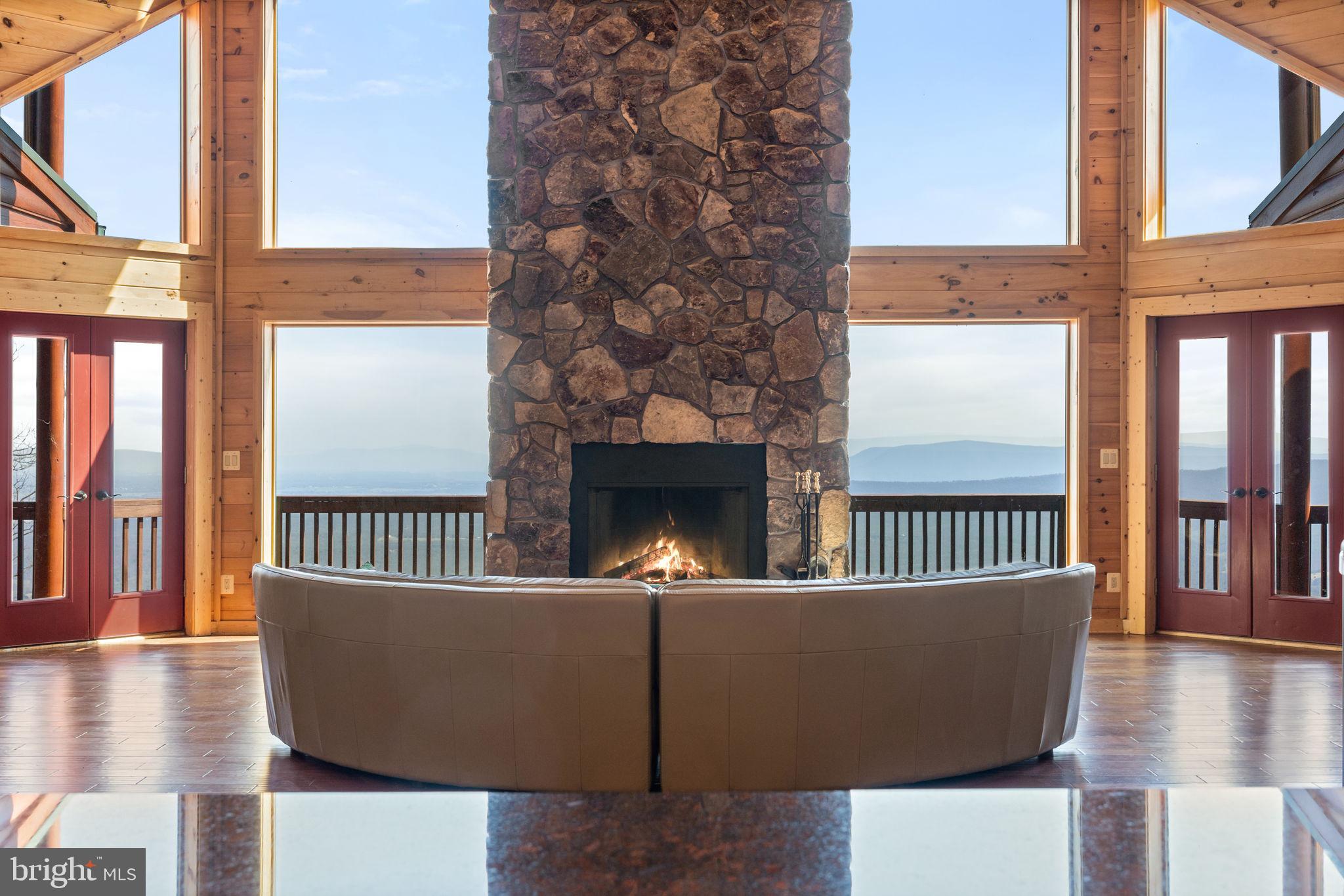 1581 GREAT MOUNTAIN LANE