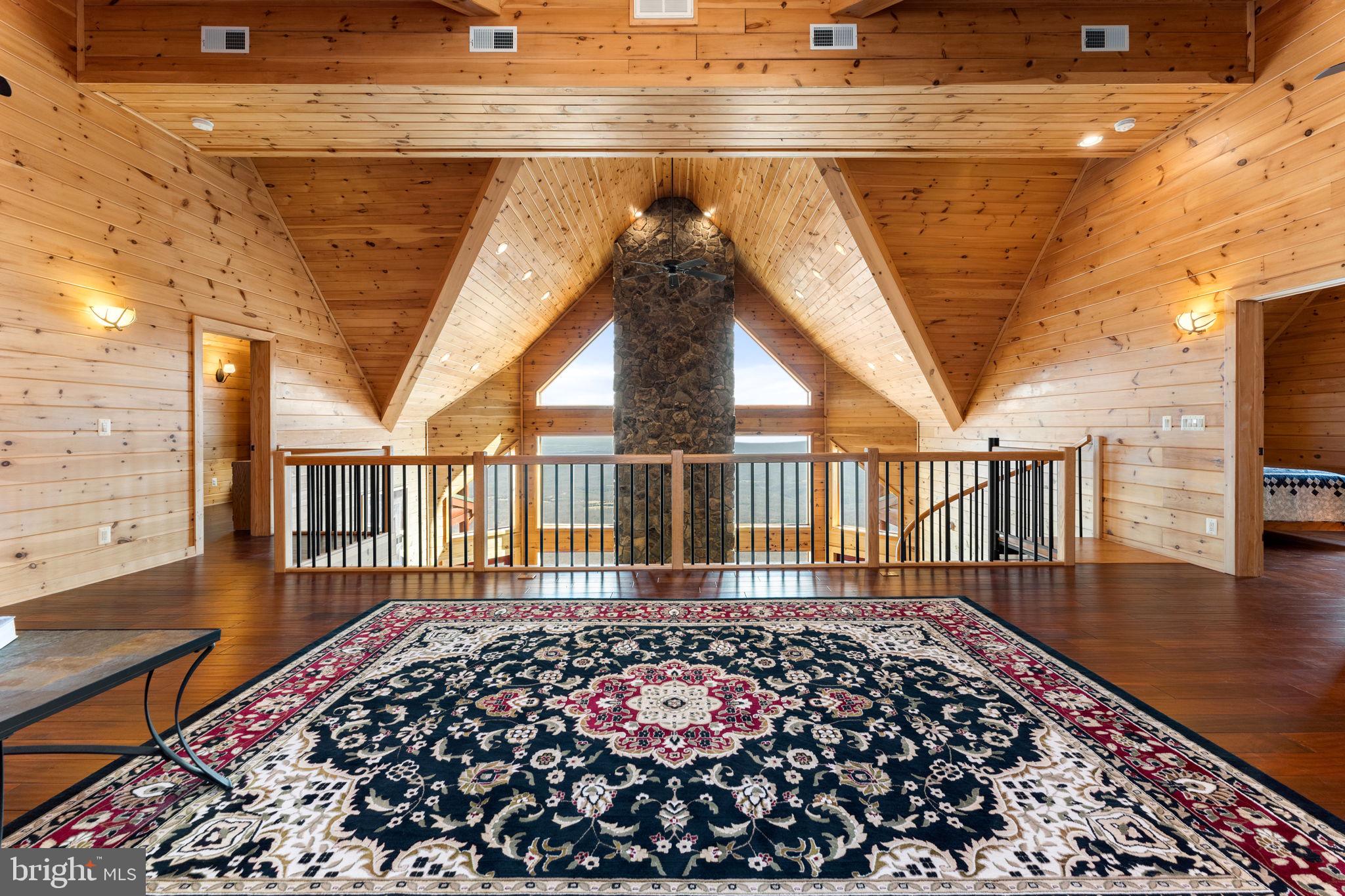 1581 GREAT MOUNTAIN LANE