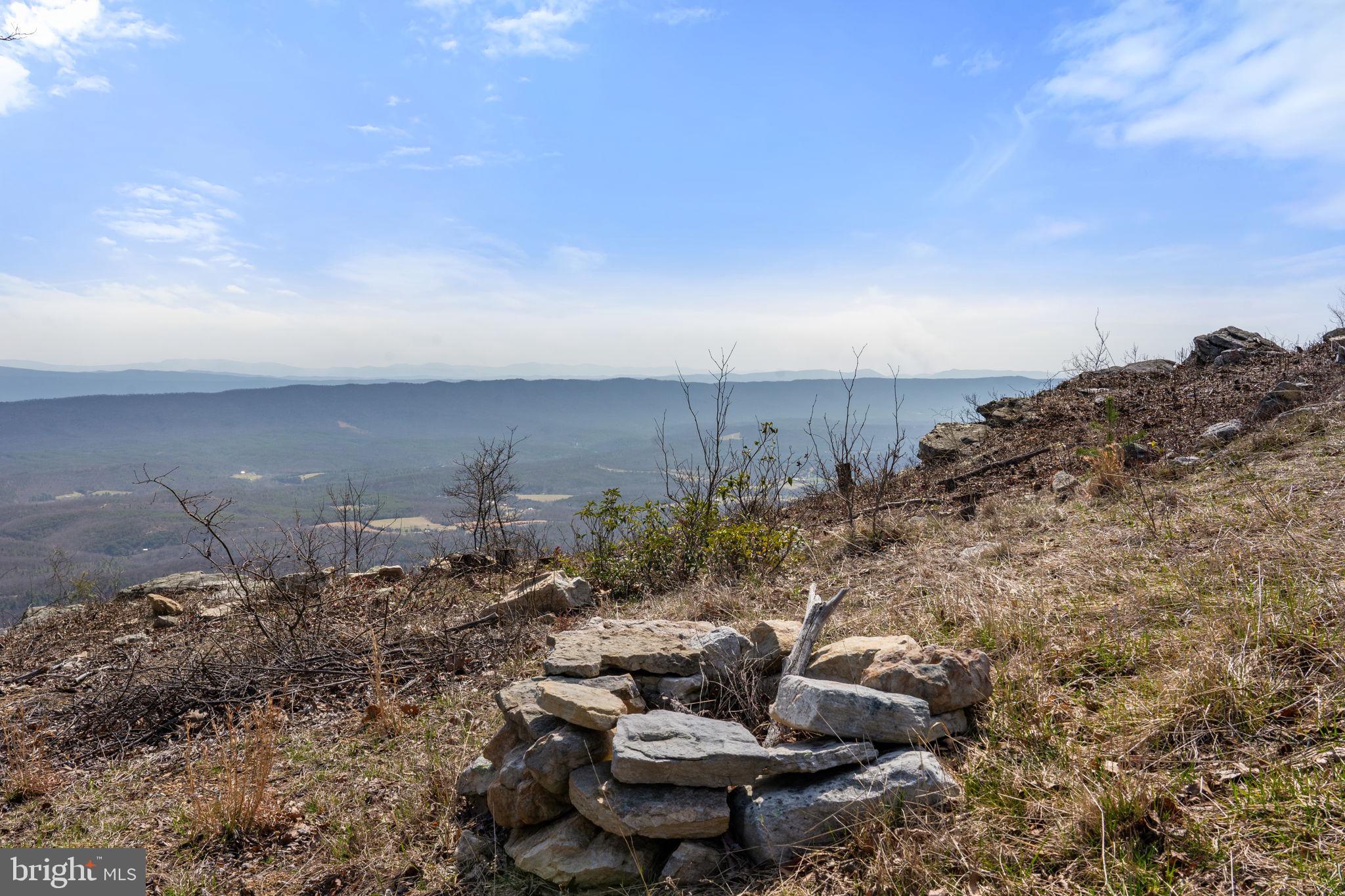 1581 GREAT MOUNTAIN LANE