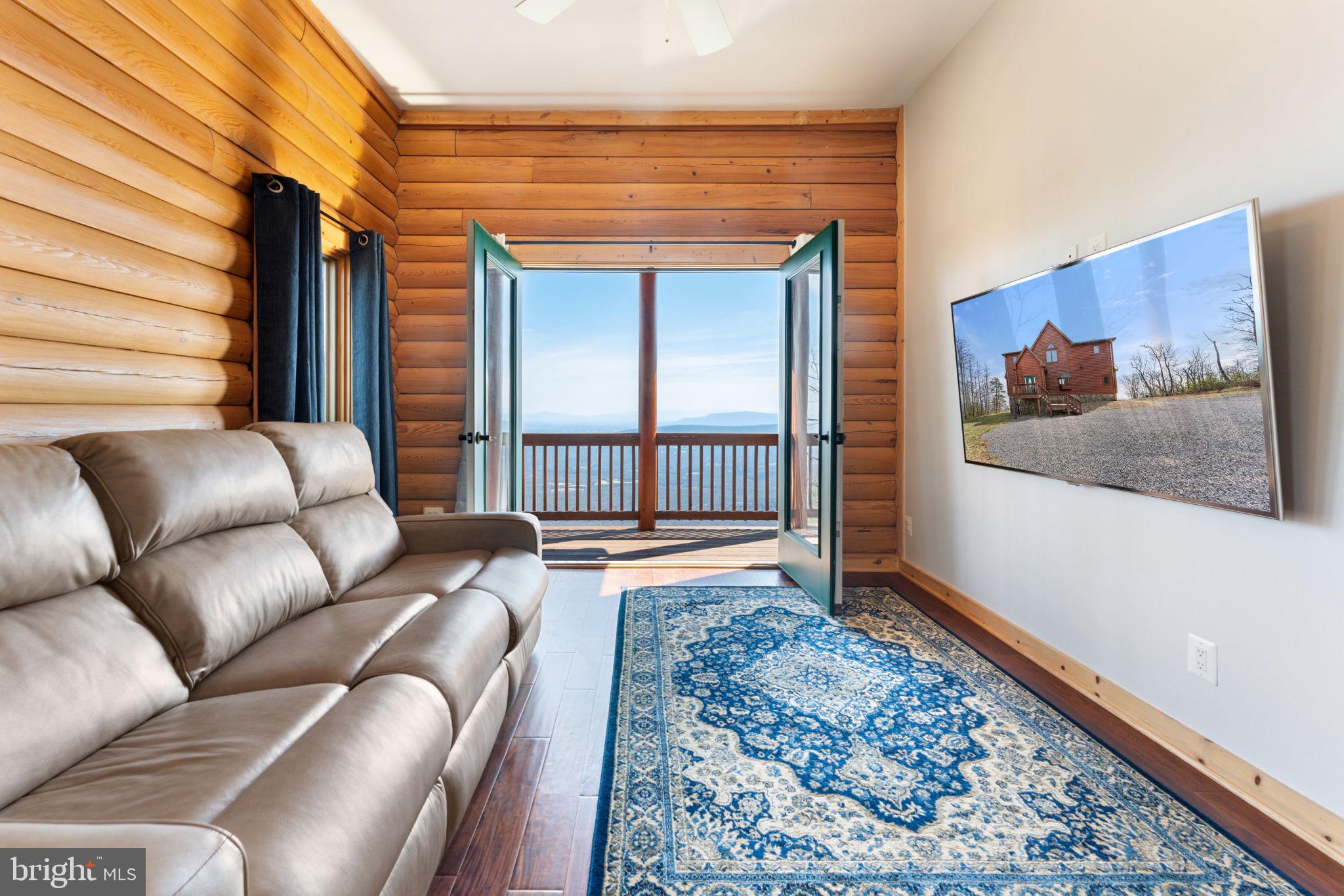 1581 GREAT MOUNTAIN LANE